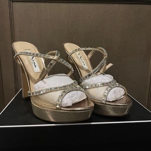 Nina Myrna Sandal
